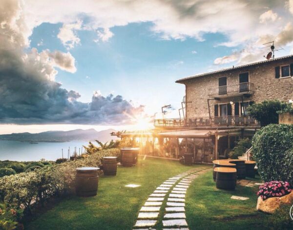 Receiving Listing Category La Casa Degli Spiriti